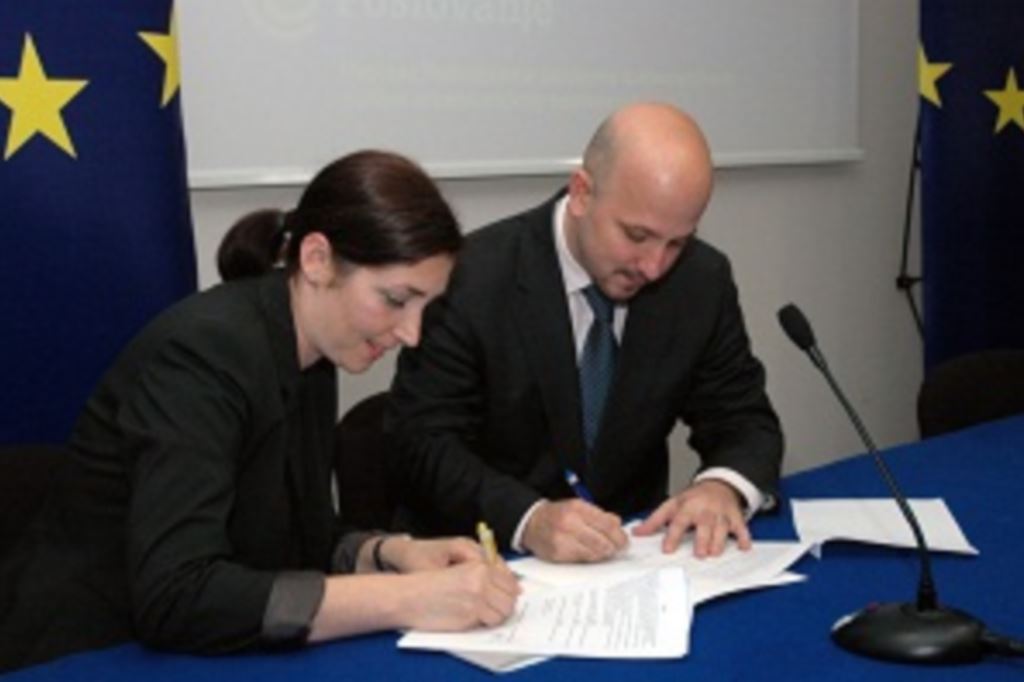 Potpisan ugovor za  provedbu projekta  „Poboljšanje poslovne konkurentnosti putem elektroničkog poslovanja“
